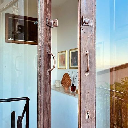 Tyche House Castelmolaアパートメント エクステリア 写真