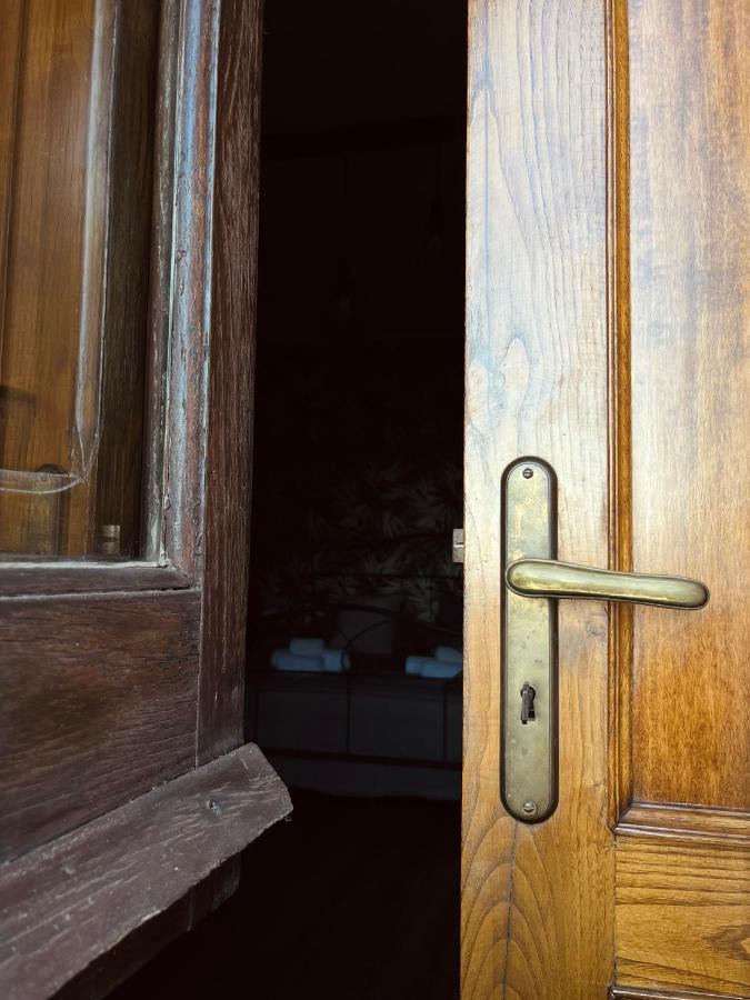 Tyche House Castelmolaアパートメント エクステリア 写真